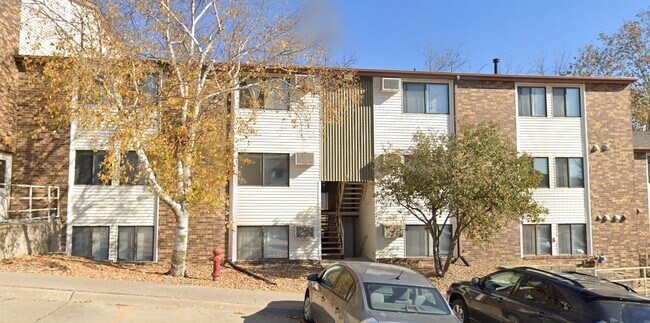 Primary Photo - 812 Benton Dr
