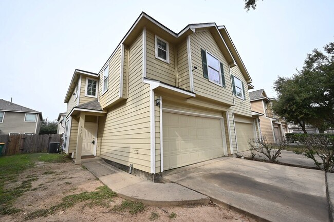 Building Photo - 6127 Yorkglen Manor Ln