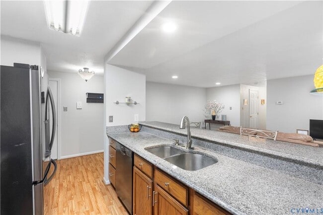 Building Photo - well-kept 2-bedroom, 2-bath condo