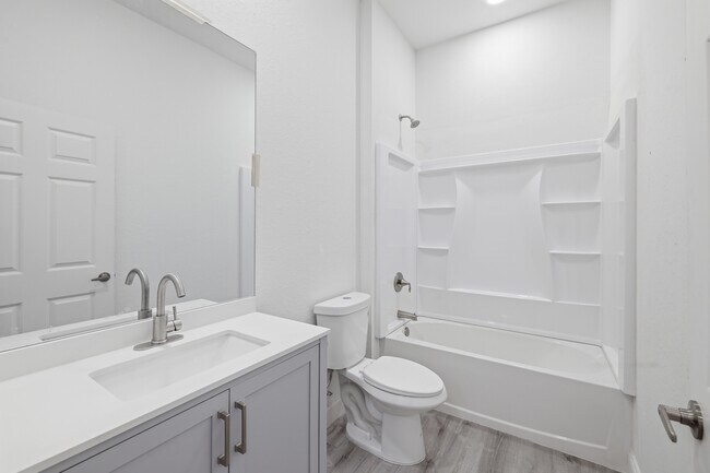 Building Photo - 825 Carbon St E