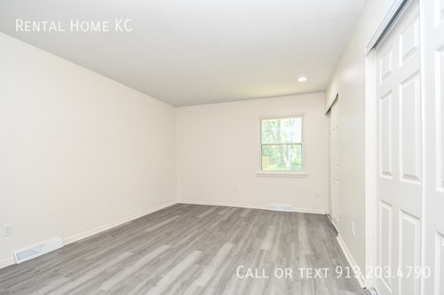 Building Photo - 9007 W 78th Cir