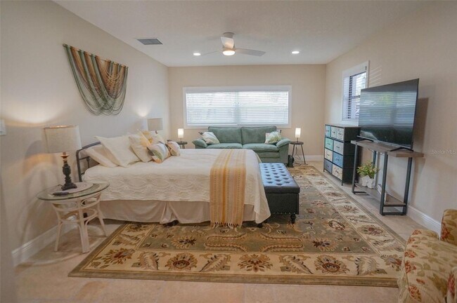 Building Photo - 929 Lantana Ave