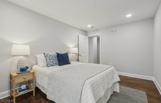 Building Photo - 139 N 15th St