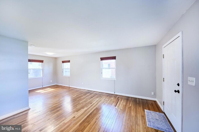 Building Photo - 2319 Riverview Terrace