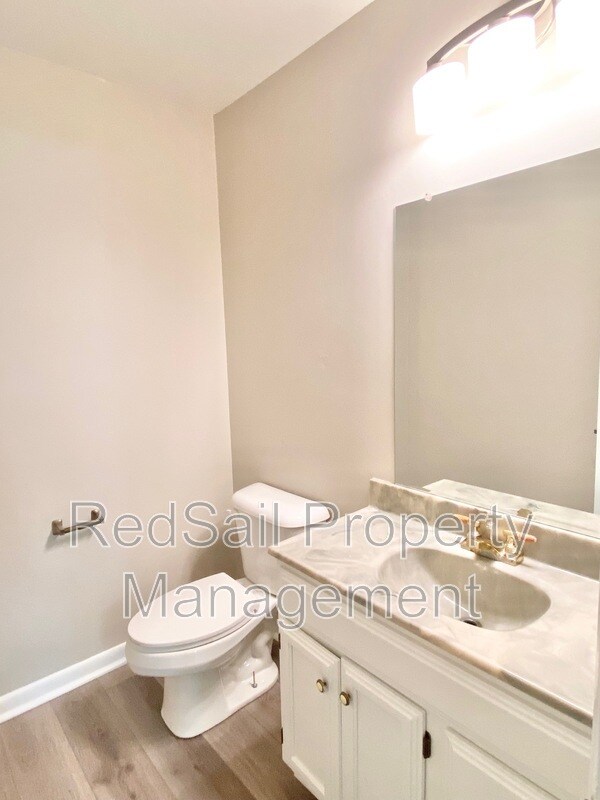 Building Photo - 13 Sandpiper Ct