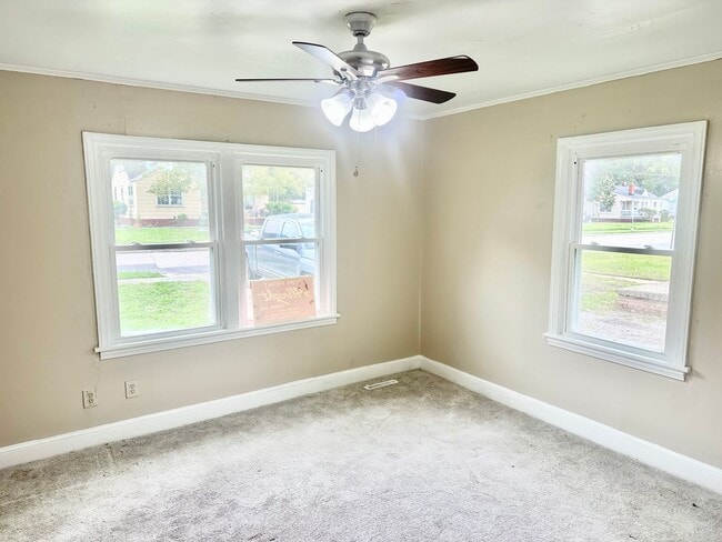 Building Photo - 235003001