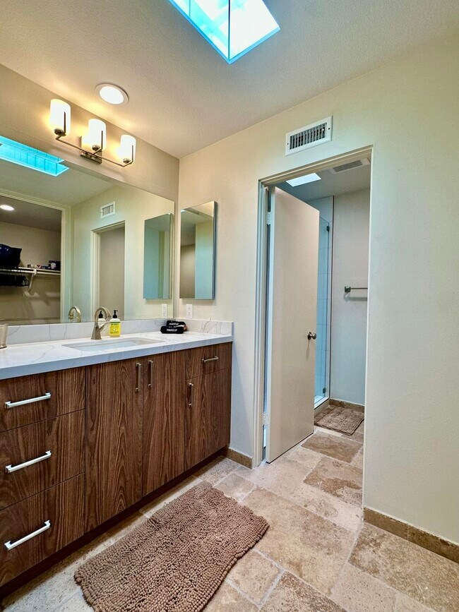 Building Photo - 76705 Sandpiper Dr