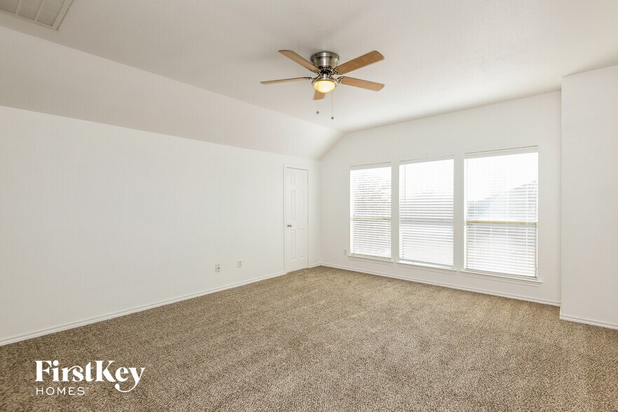 Building Photo - 1101 Sunderland Ln