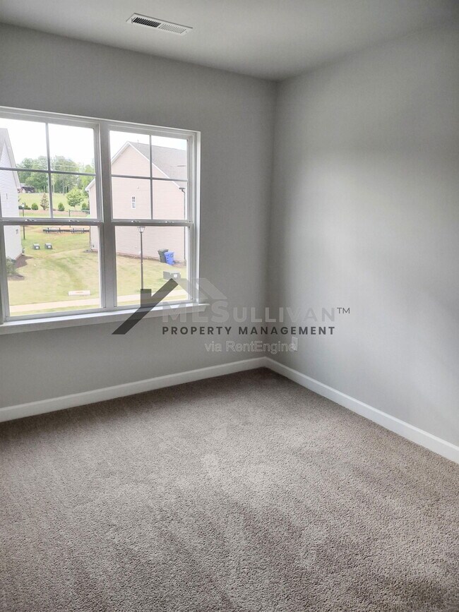 Building Photo - 127 McDowell Ln