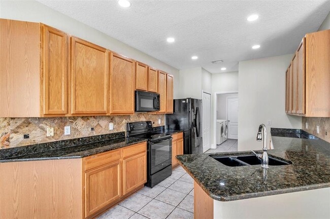 Building Photo - 1915 Fruitridge St