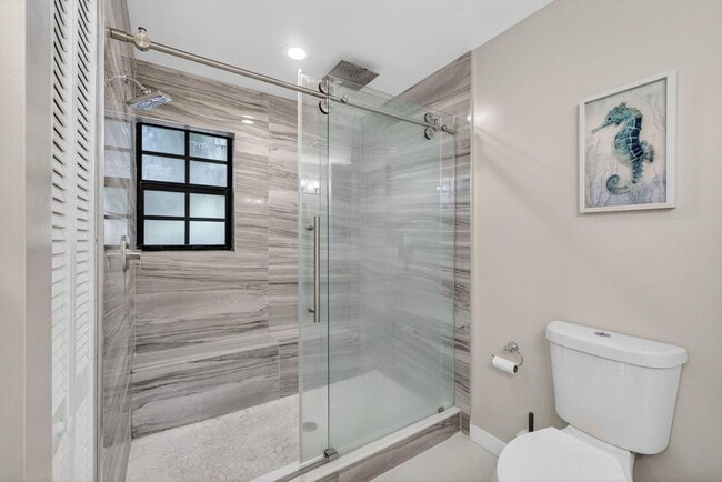 Building Photo - 2320 Treasure Isle Dr