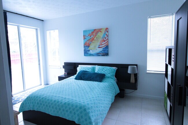 Building Photo - 2957 SW Collings Dr