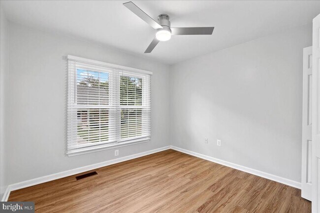 Building Photo - 9303 Macswain Pl