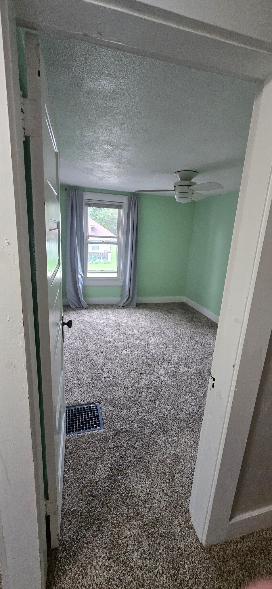 Building Photo - 1124 Elm St