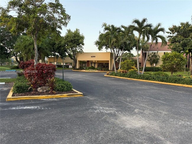 Building Photo - 5890 NW 64th Ave