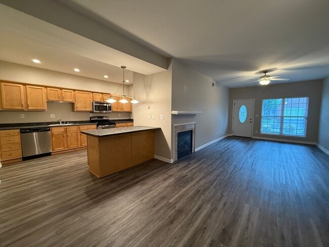 Building Photo - Beautiful 2 Bedroom Condo in Dorsey Village
