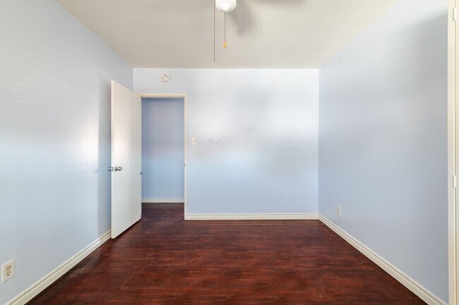 Building Photo - 123 N Spruce St