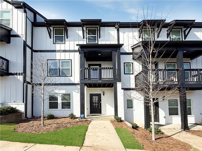 Primary Photo - 732 Mulberry Walk