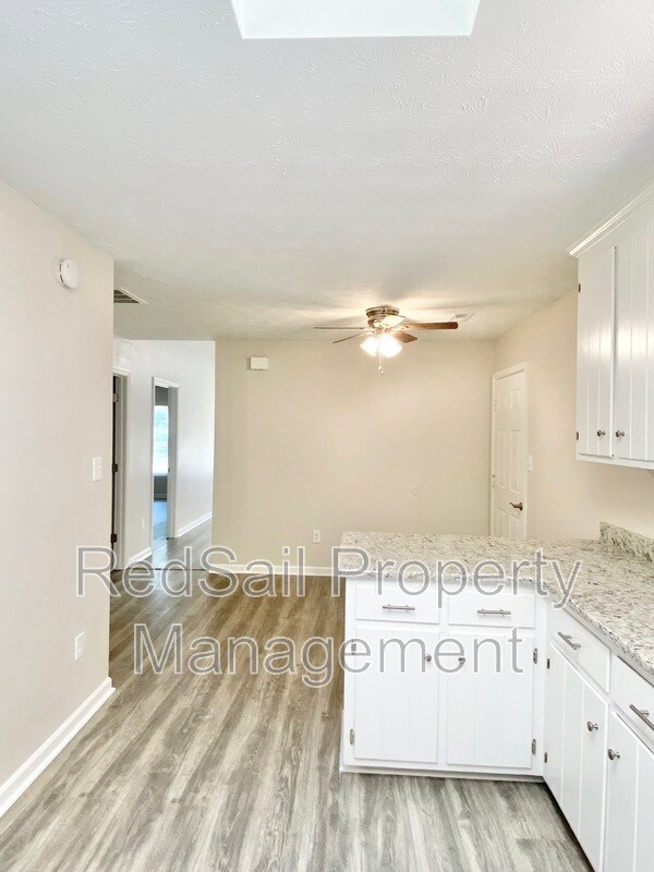 Building Photo - 39 Whites Ln