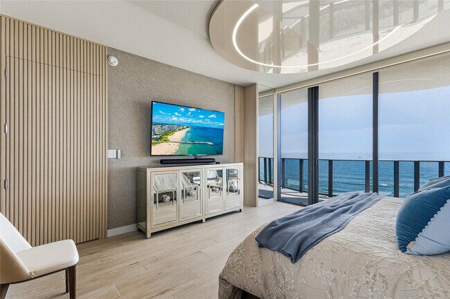 Building Photo - 900 N Ocean Blvd