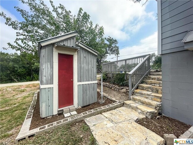 Building Photo - 668 Creekside Dr
