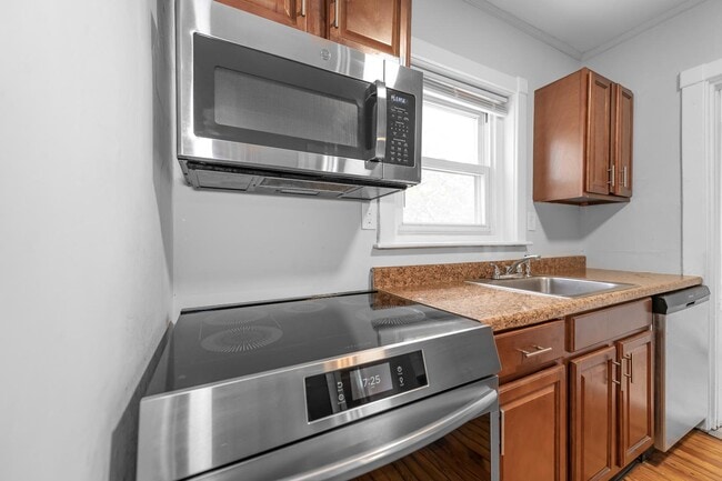 Building Photo - 378 N Evans St