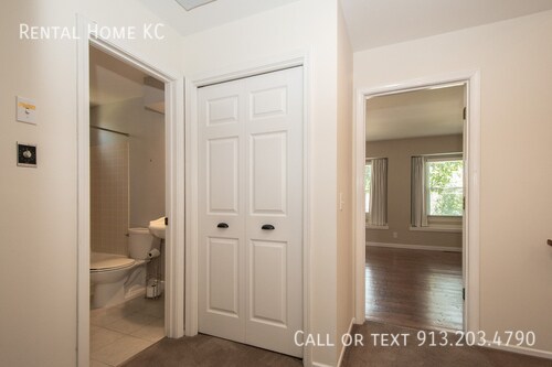 Building Photo - 15118 W 83rd St