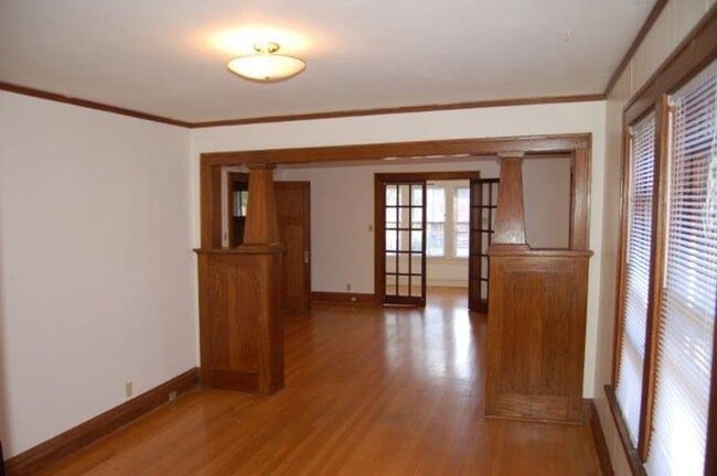 Building Photo - 205 N Few St