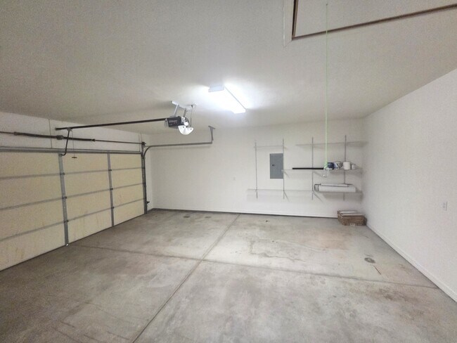 Building Photo - 848 S Jester Ave