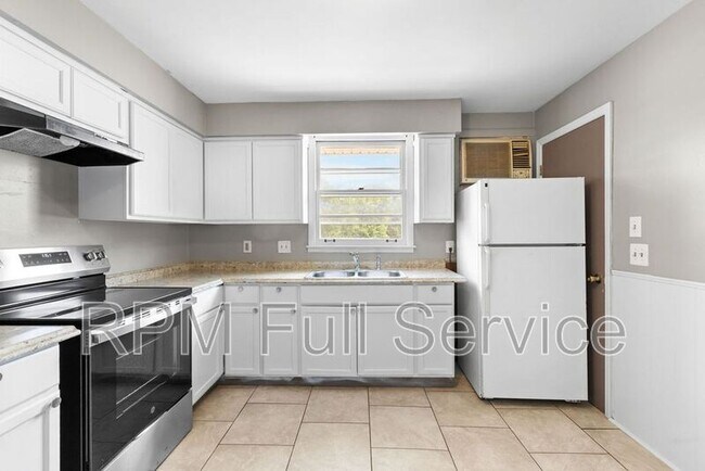 Building Photo - 3127 Larkspur Dr