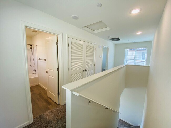 Building Photo - $2,395 Alluvial & Fowler, 3 Bedroom Home -...