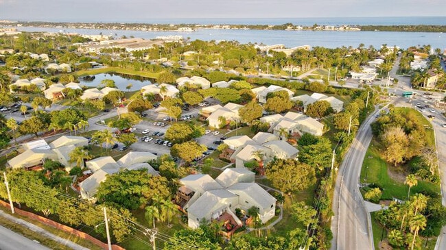 Building Photo - 36 N Crossings Cir