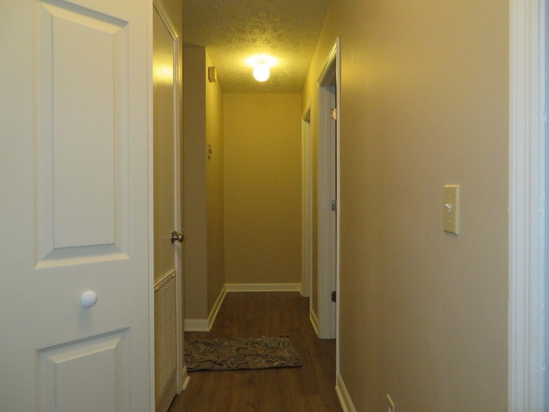Hallway - 1408 23rd Ave N