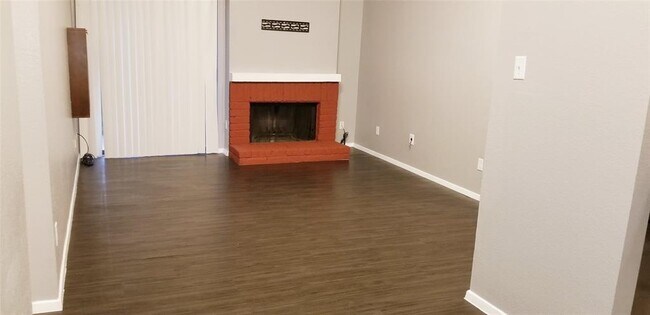 Building Photo - 10053 Westpark Dr
