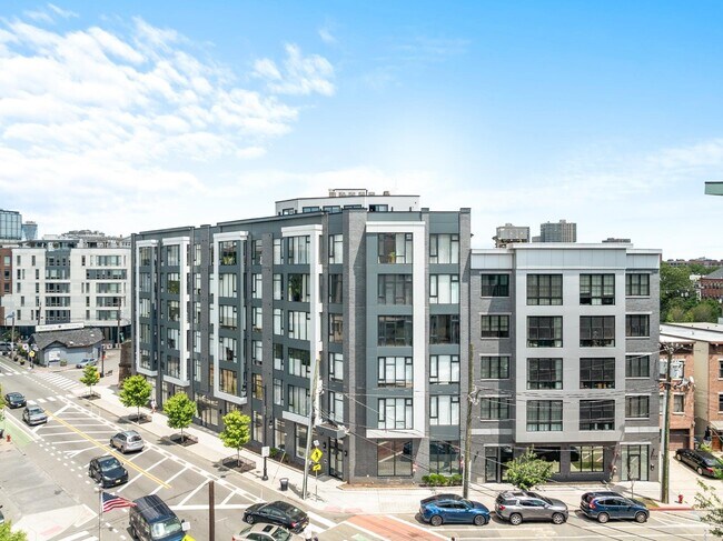 Building Photo - 386 5th St