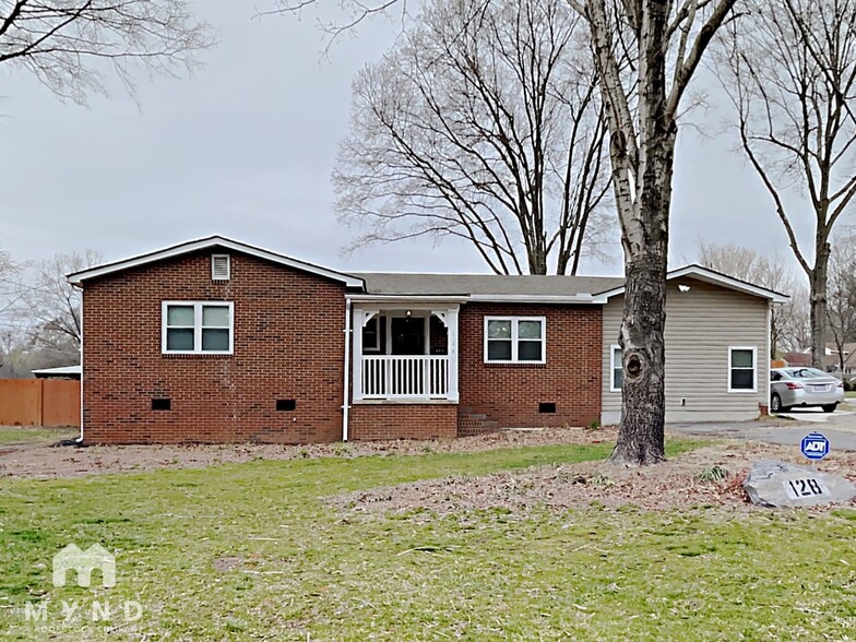 Primary Photo - 128 Manor Cir