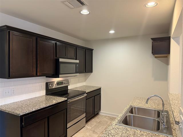 Building Photo - 511 Wood Dr