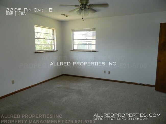 Building Photo - Springdale Duplex Available Now!