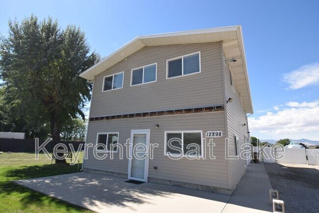 Primary Photo - 12898 S 300 E