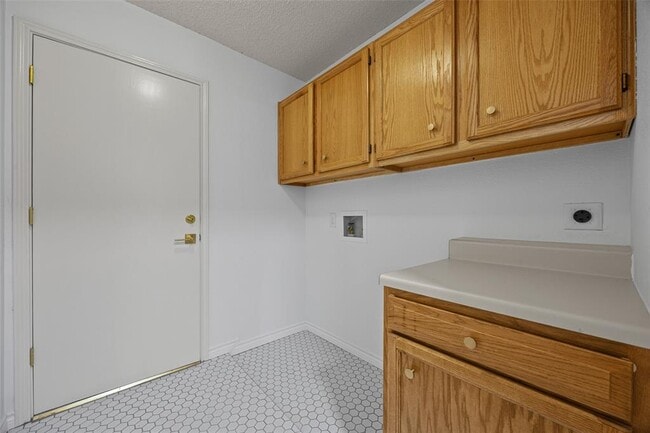 Building Photo - 8417 Cornerwood Dr