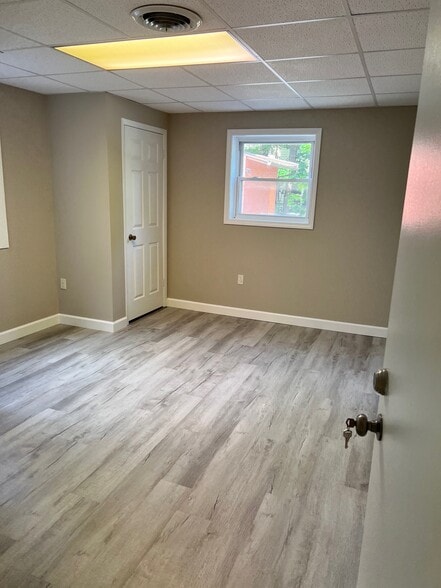 Building Photo - 410 Hillview Plz