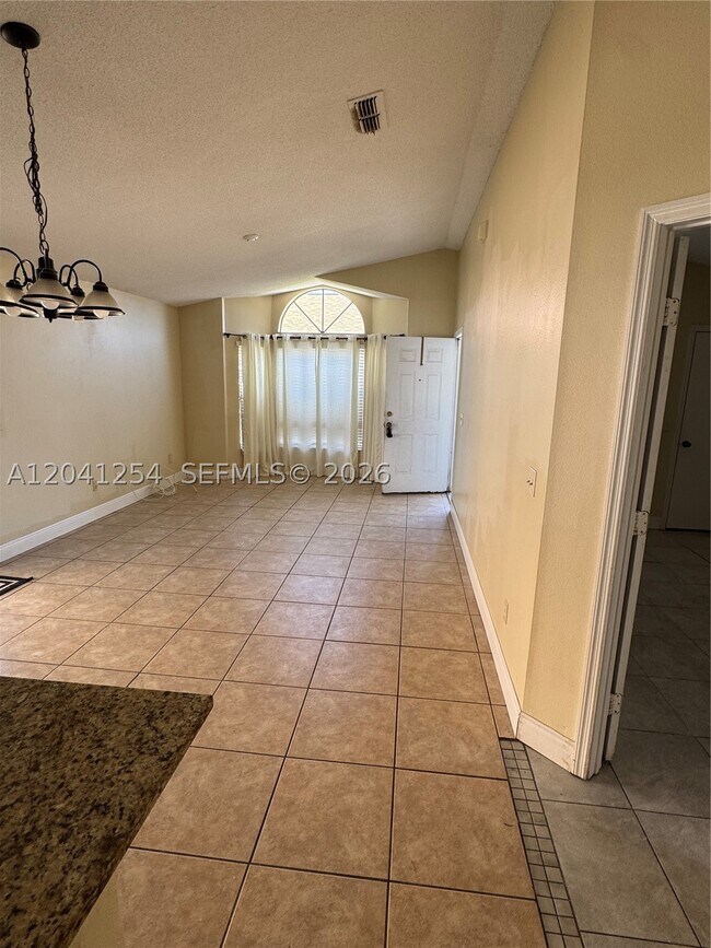 Building Photo - 2399 Harbor Town Dr
