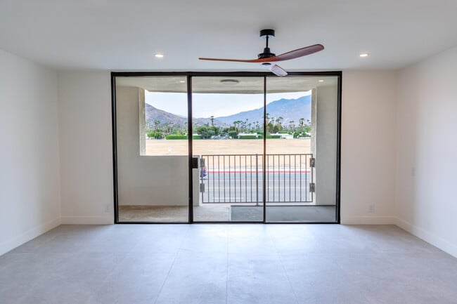 Building Photo - 1400 E Palm Canyon Dr