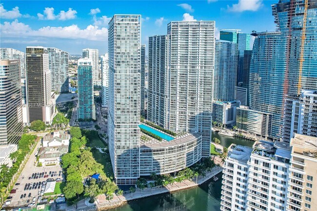 Building Photo - 465 Brickell Ave