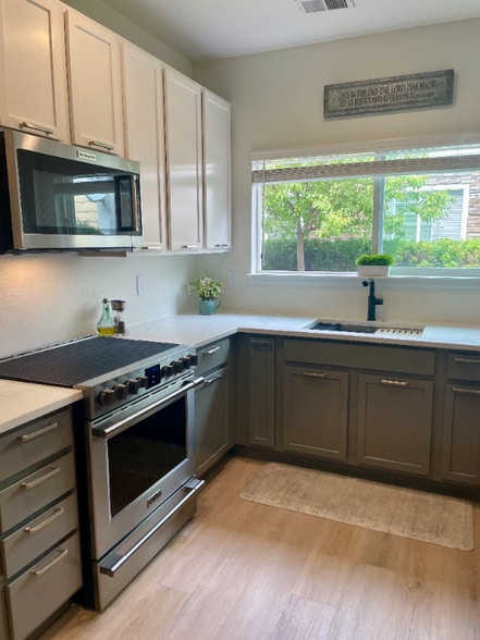 Building Photo - 4785 Hahns Peak Dr