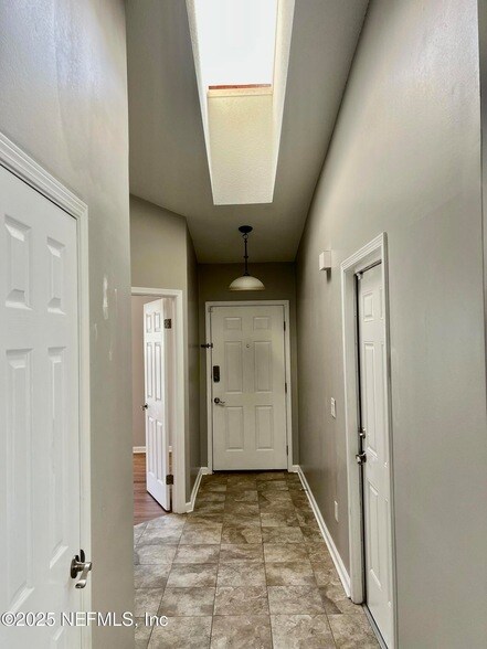 Building Photo - 7820 Collins Ridge Blvd E