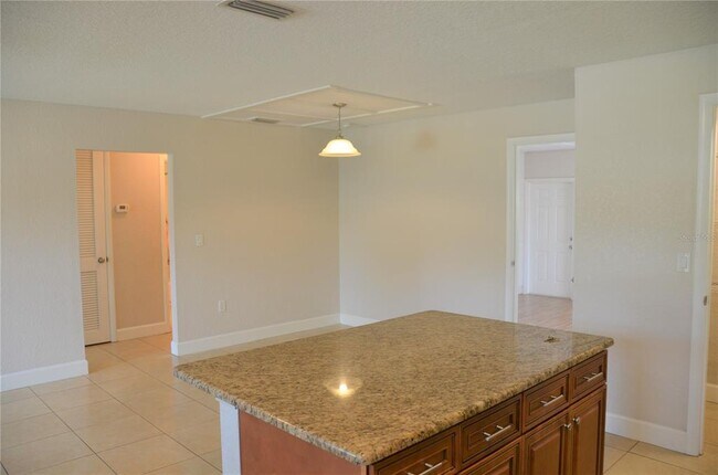 Building Photo - 1602 Lancaster Ave