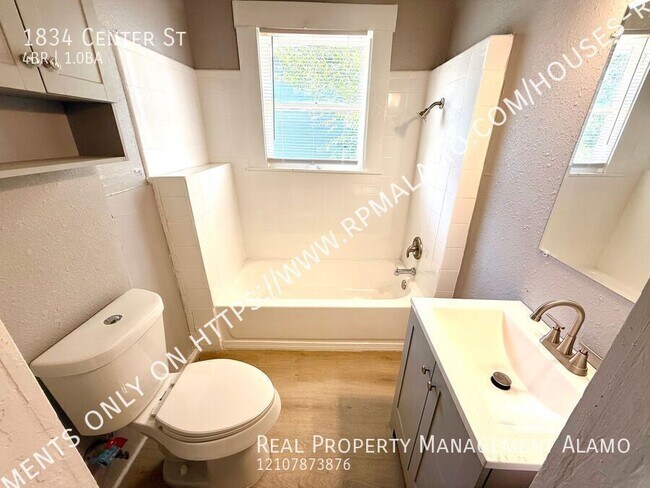 Building Photo - 1834 Center St