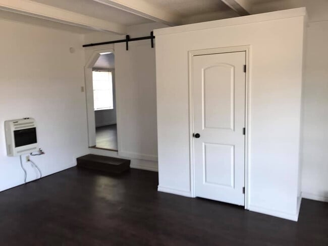 Building Photo - 2/2 on 9 acres horse property