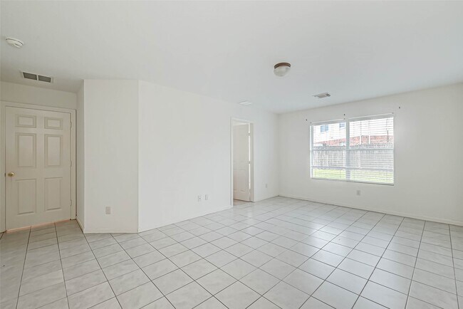 Building Photo - 5815 Plantation Crest Dr